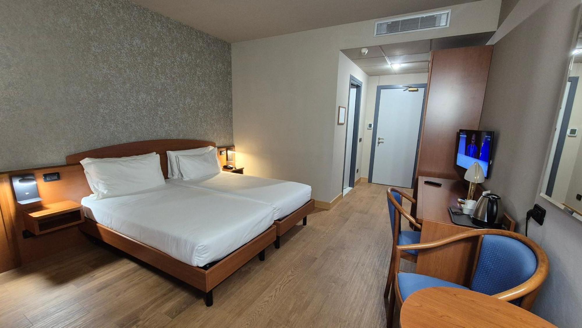 Hotel Le Cerbaie Алтопасчио Экстерьер фото